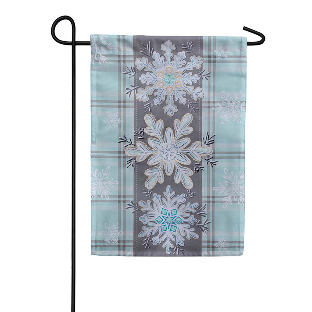 Evergreen Applique Garden Flag - Snowflake Trio