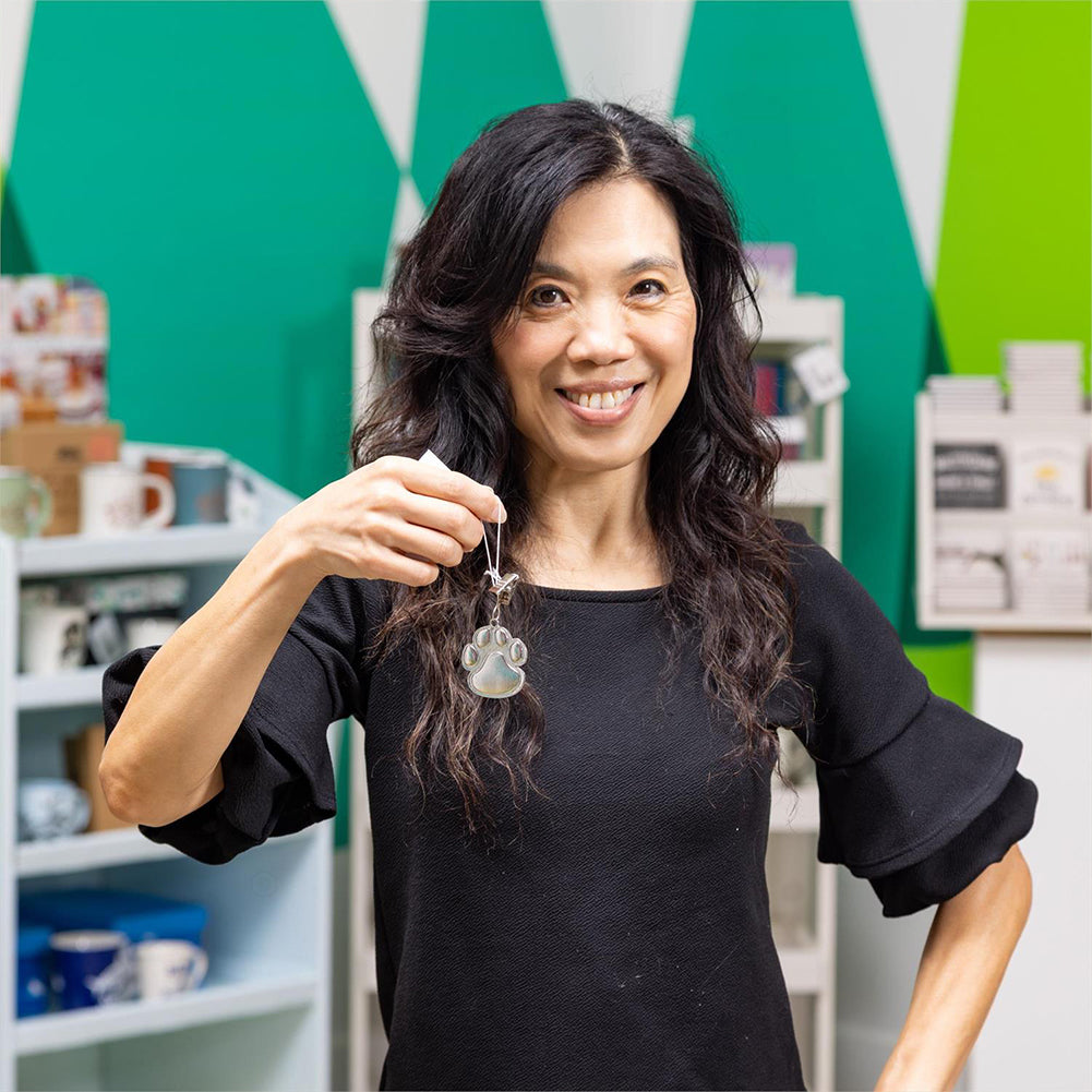 Evergreen Metal Flag Clip - Paw Print