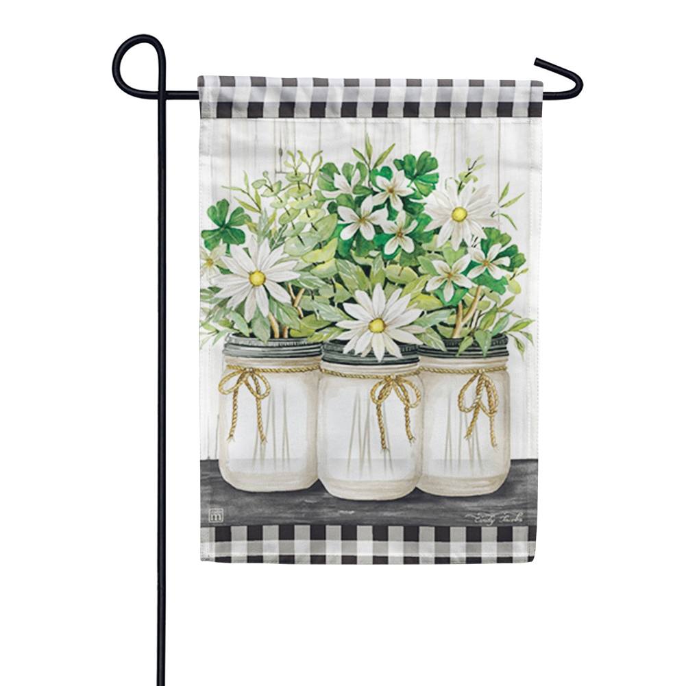 Farmhouse Daisies Garden Flag